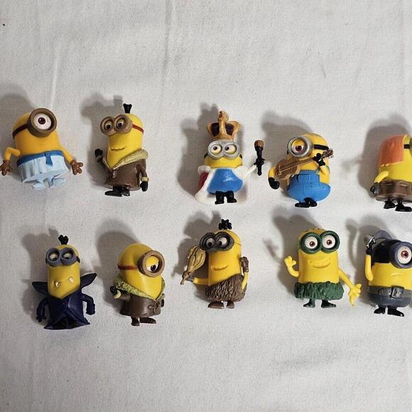 Other - Lot of 10 Despicable Me Minions Mixed Lot Toy Figures.
